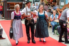 Z´sammsitzn in Tamsweg Modenschau